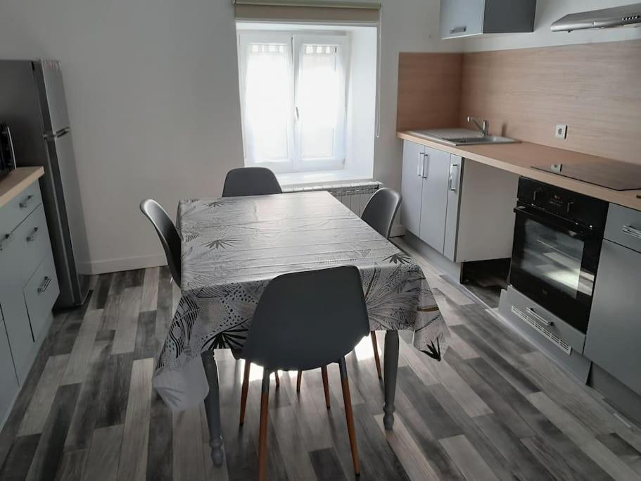 Gite Chez Carole Monthermé Eksteriør billede